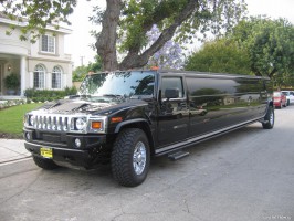 Hummer Limousine noir